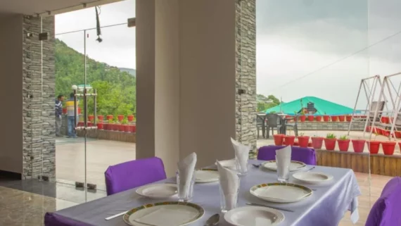 Dal Lake Resort Restaurant