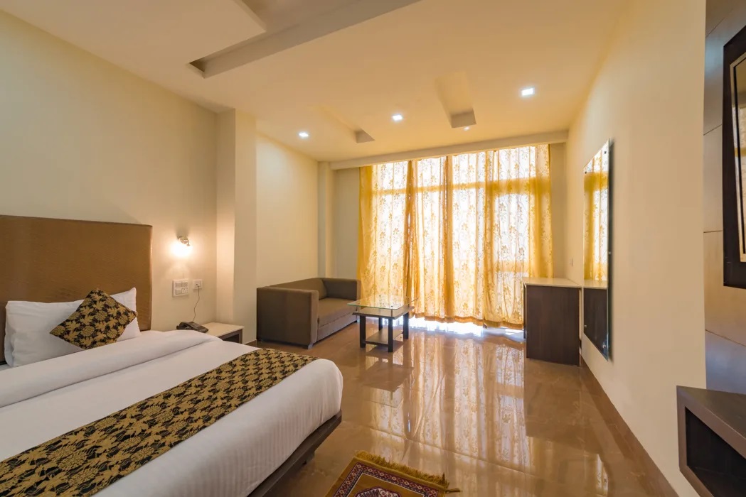 Super Deluxe room booking at best hotel in dharamshala - Dal Lake Resort