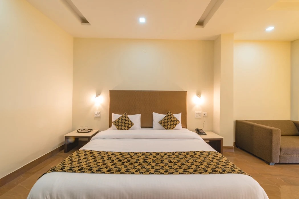 Super Deluxe room booking at best hotel in Dharamshala - Dal Lake Resort