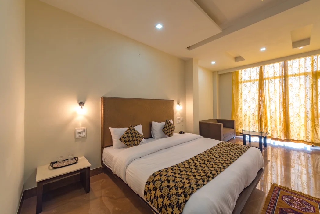 Super Deluxe room booking at best hotel in Dharamshala - Dal Lake Resort